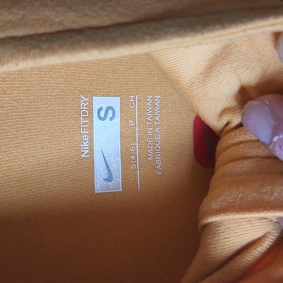 3 nike pullovers - Picture 2 of 6